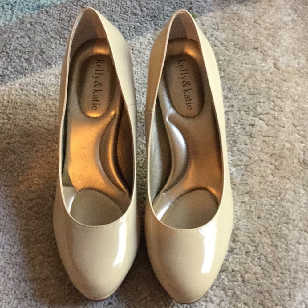 Kelly & Katie beige pumps. Never worn!